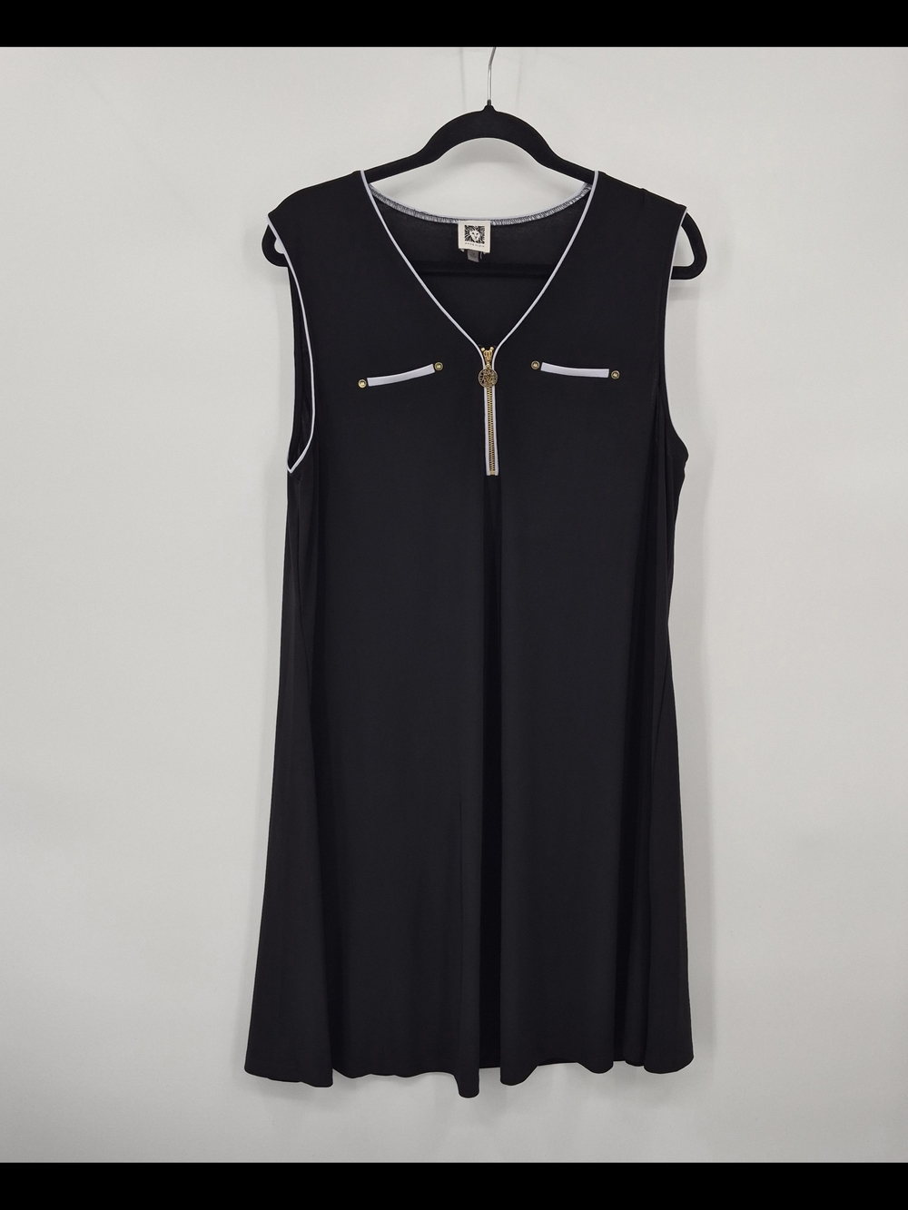 Women's Anne Klein Black Sleeveless V Neck Dress Gold Zipper Detail Size 14